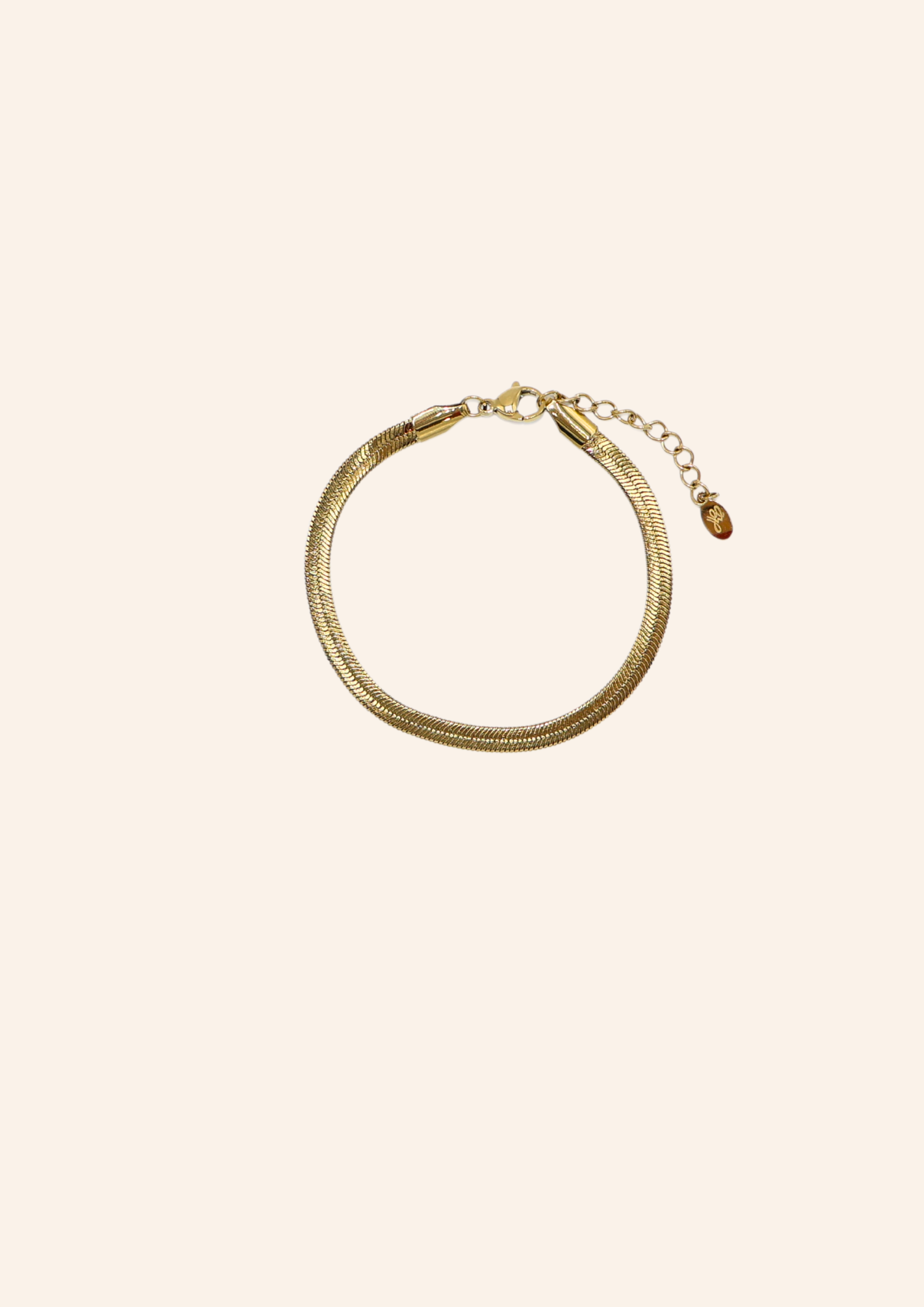 Gouden platte schakelarmband gemaakt van stainless steel dus is waterproof en hypo-allergeen.