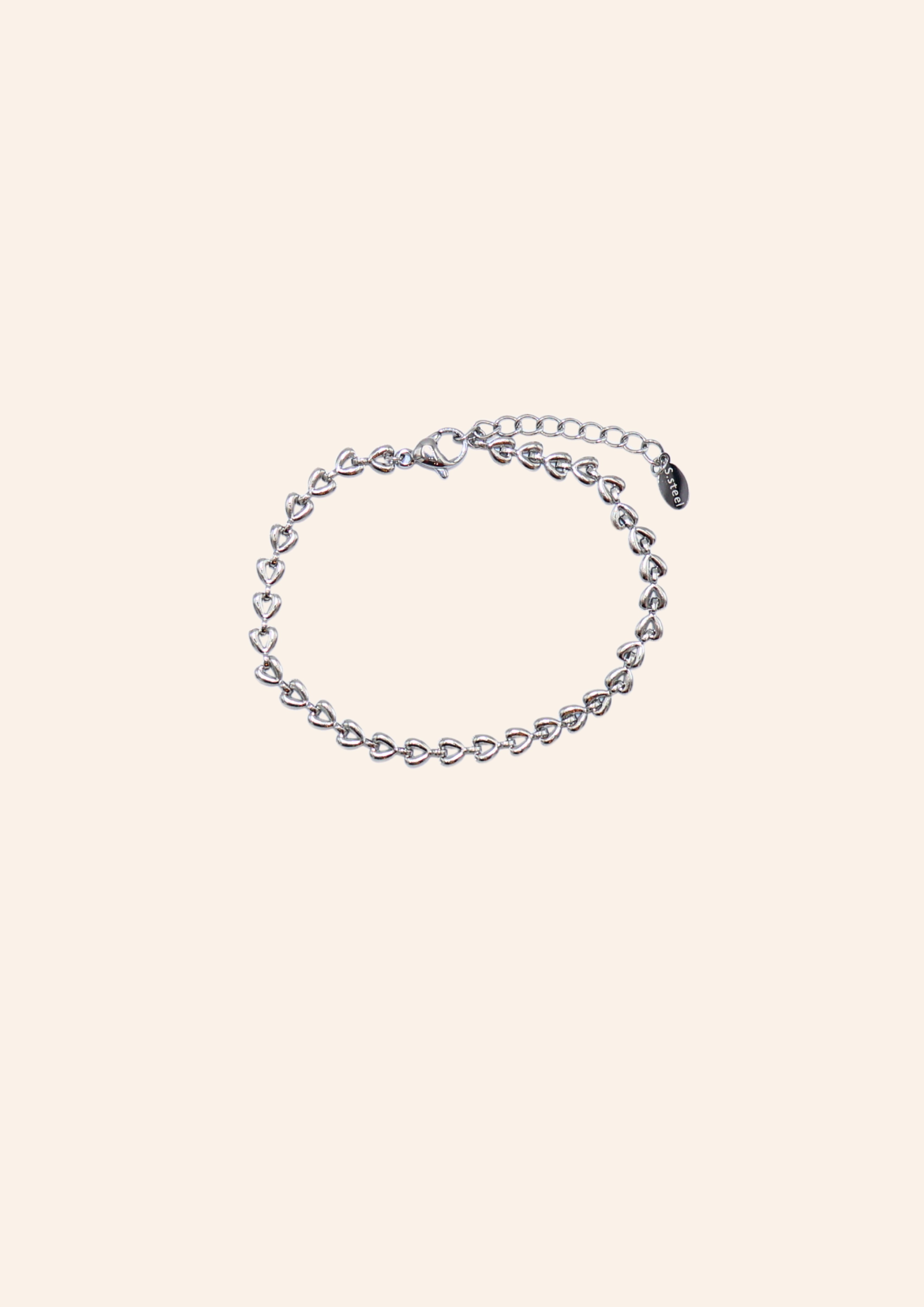 Zilveren, subtiele armband gemaakt van stainless steel dus is waterproof en hypo-allergeen.