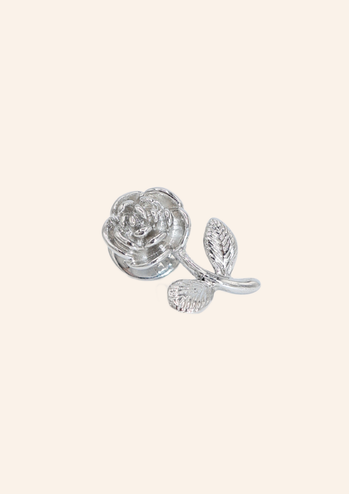 Zilveren broche in de vorm van een roosje. Gemaakt van stainless steel