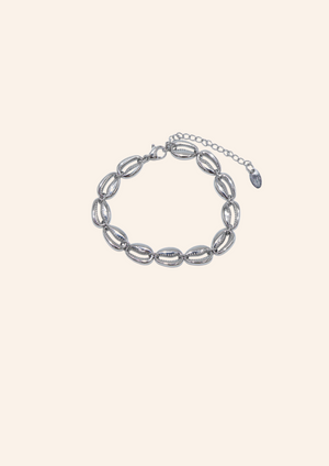 Zilveren schelpen armband gemaakt van stainless steel dus is waterproof en hypo-allergeen.