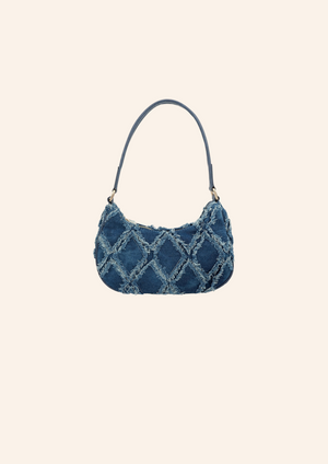 Donkerblauwe spijkertas met ruitpatroon. De tas heeft een vintage look en heeft een ritssluiting. Wordt verkocht op izzithelabel.nl.