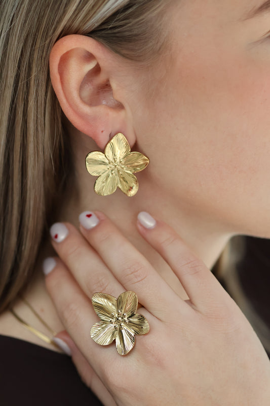 Blushing Bloom Ring