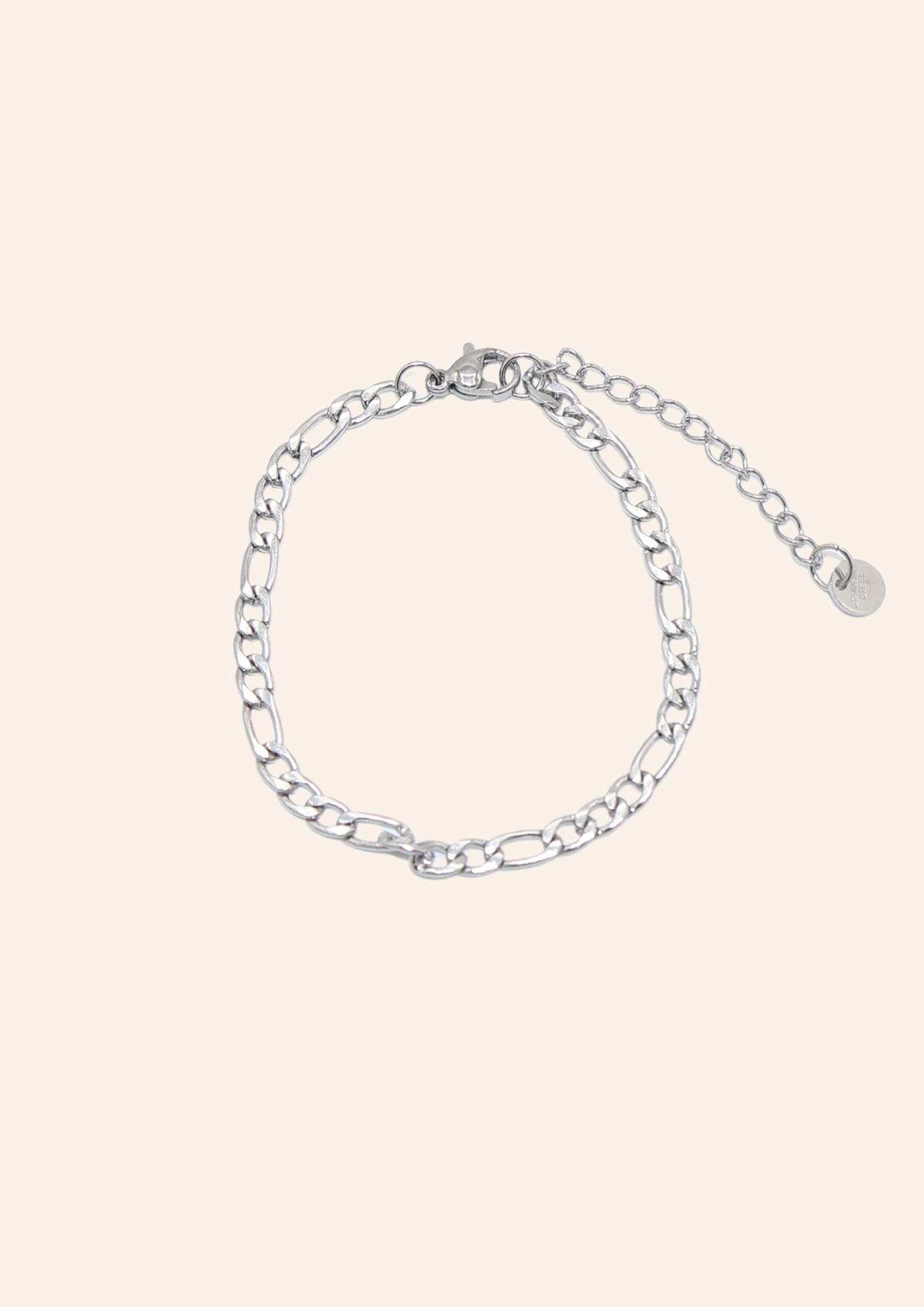 Zilveren schakelarmband gemaakt van stainless steel dus is waterproof en hypo-allergeen.