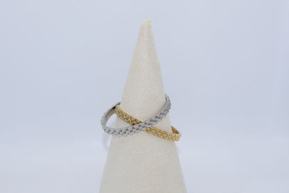 Gouden en zilveren bangle gemaakt van stainless steel dus waterproof en hypo-allergeen.