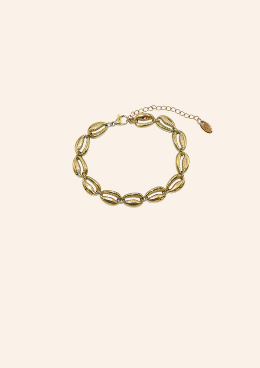 Gouden schelpen armband gemaakt van stainless steel dus is waterproof en hypo-allergeen.