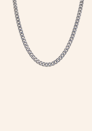 Gouden ketting van roestvrij staal genaamd silver link necklace. Verkrijgbaar op izzithelabel.nl. De ketting verkleurt niet door water en is stainless steel en nikkelvrij.